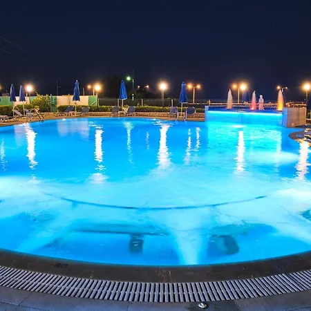 3 Brothers Hotel Sidari 酒店 2*
