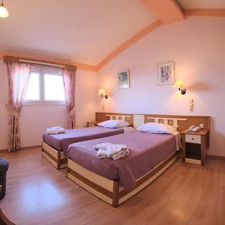 3 Brothers Hotel Sidari 酒店