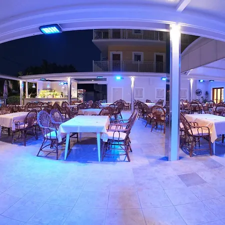 3 Brothers Hotel Sidari 酒店